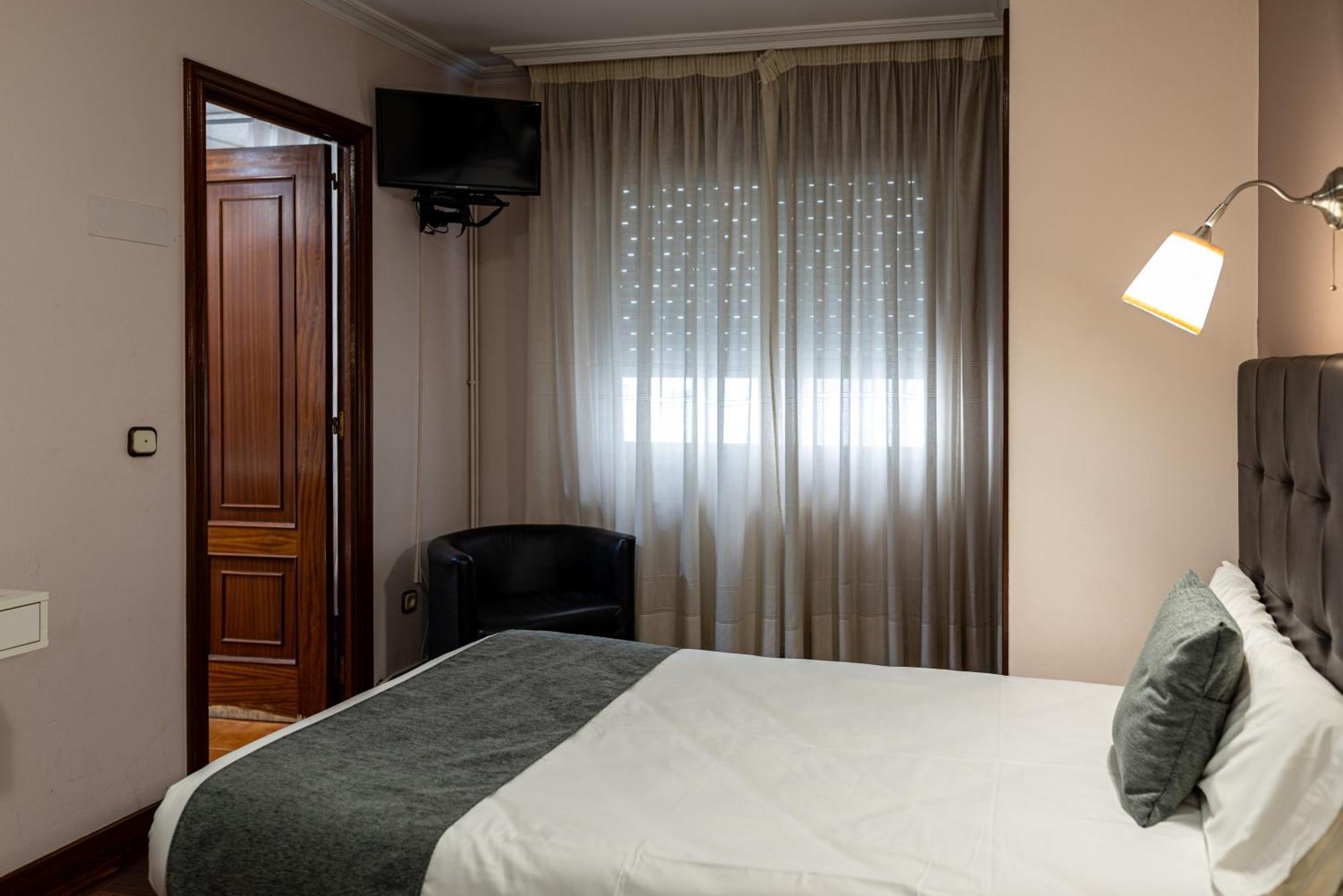 Double Room Two Twin Beds