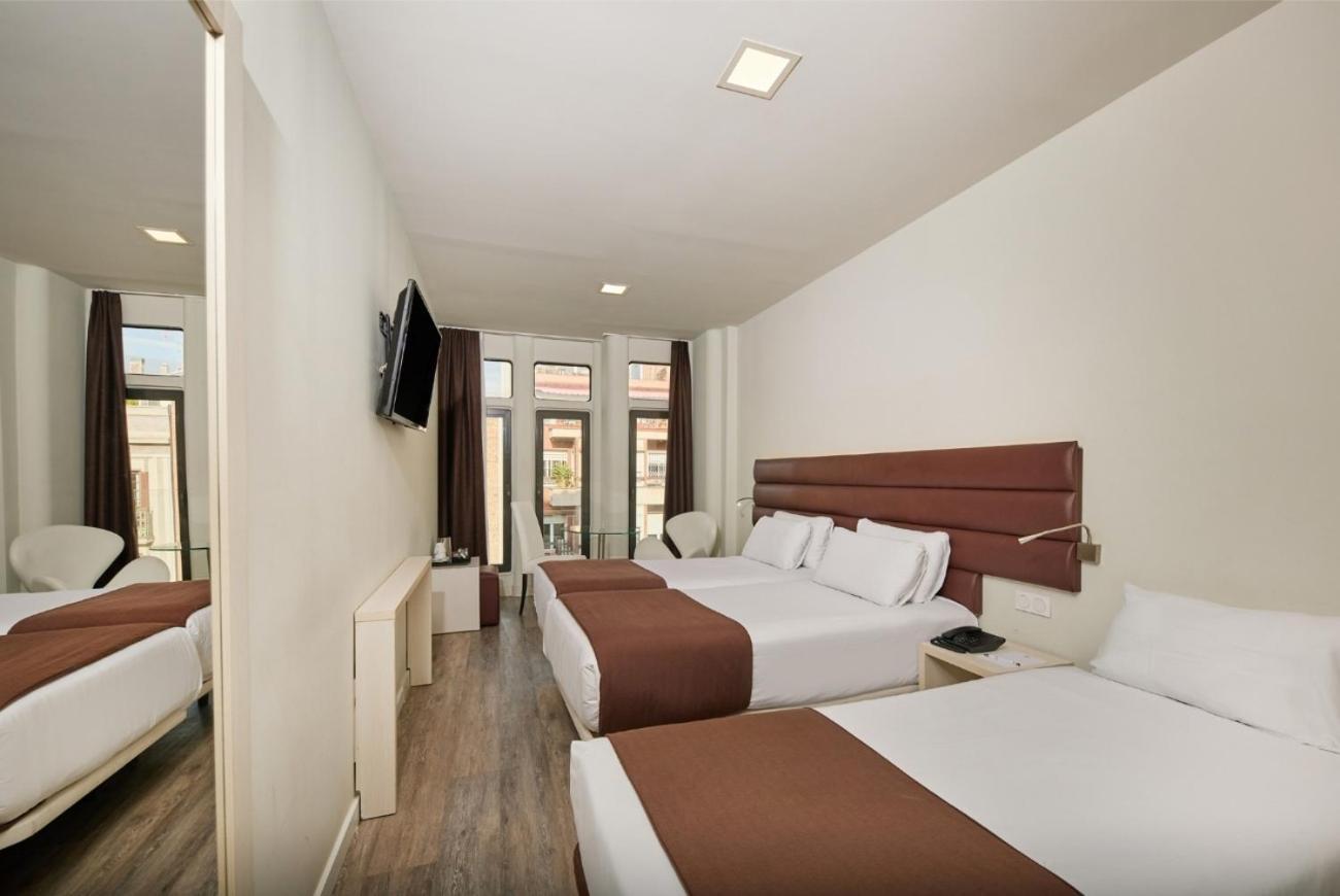 Camera Matrimoniale/Doppia con Letti Singoli con Letto Supplementare