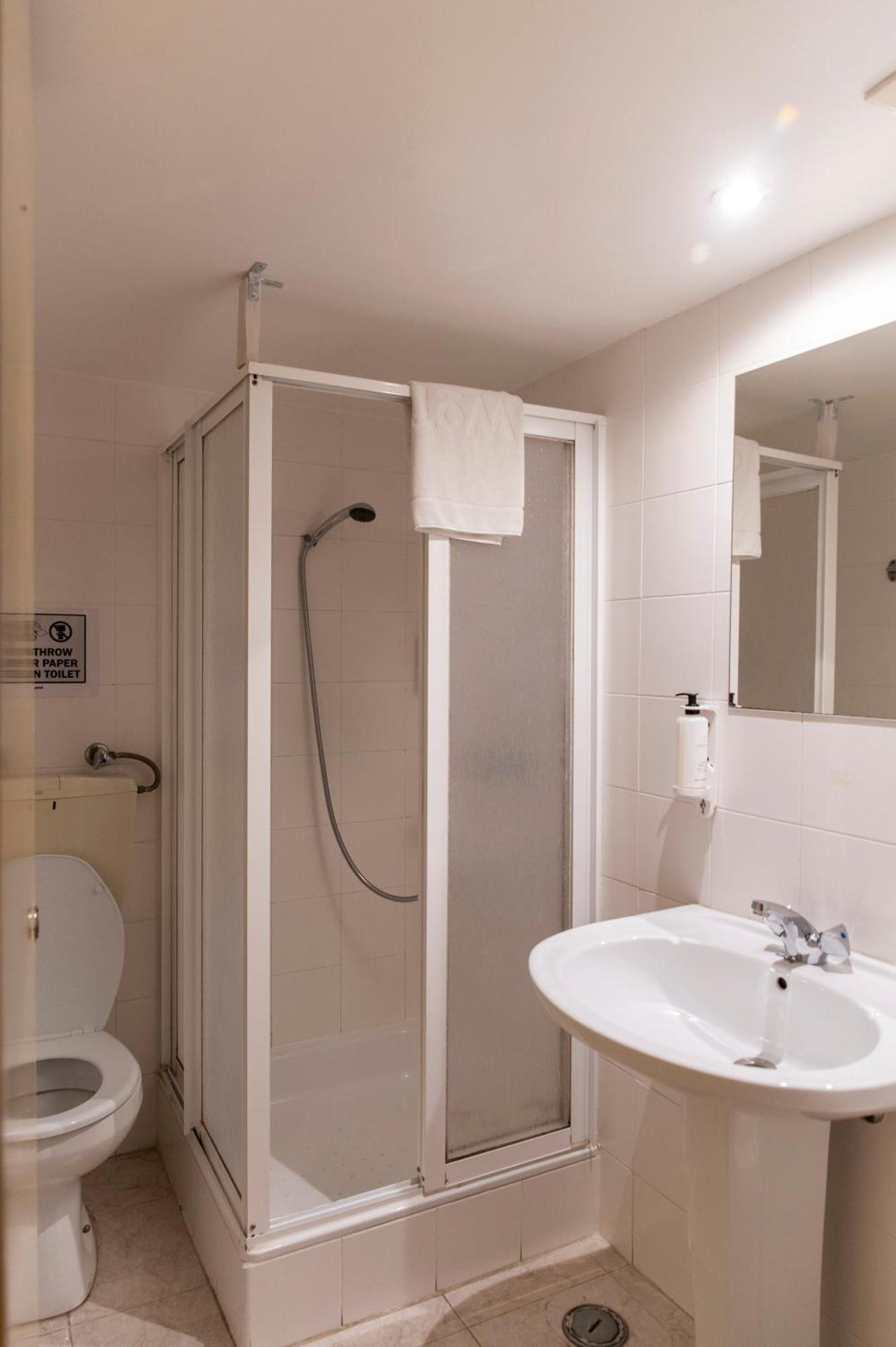 Quarto Duplo com Banheiro Privativo