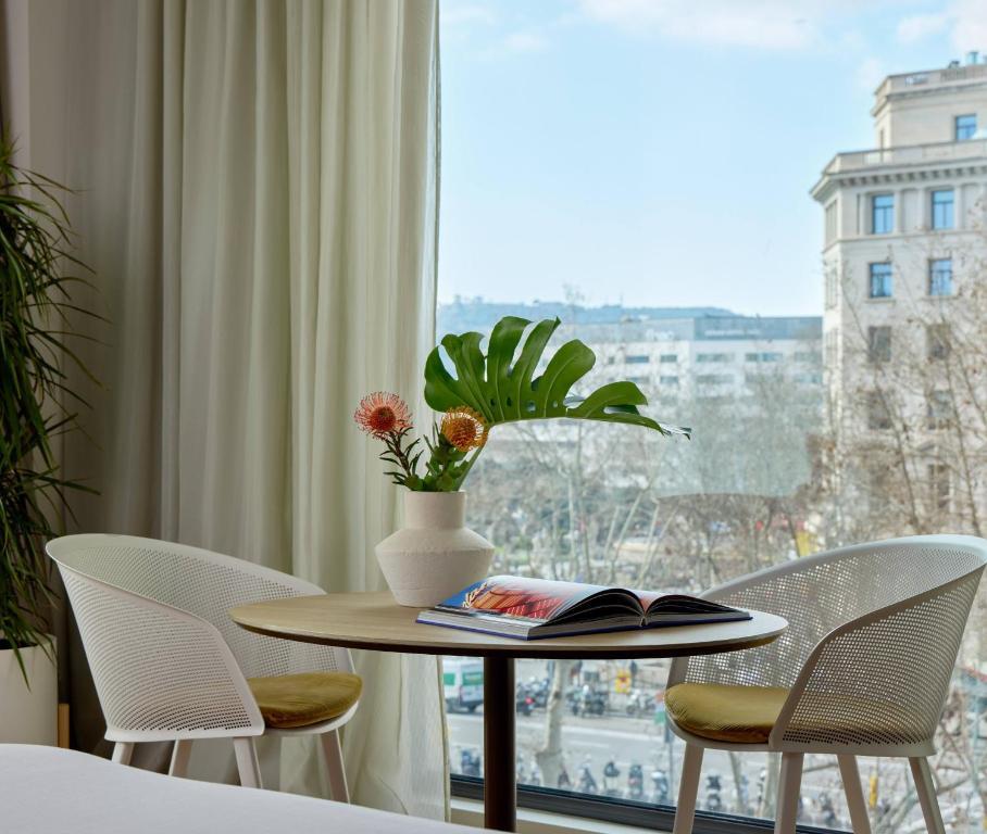 Studio ME Suite Plaza Cataluña View