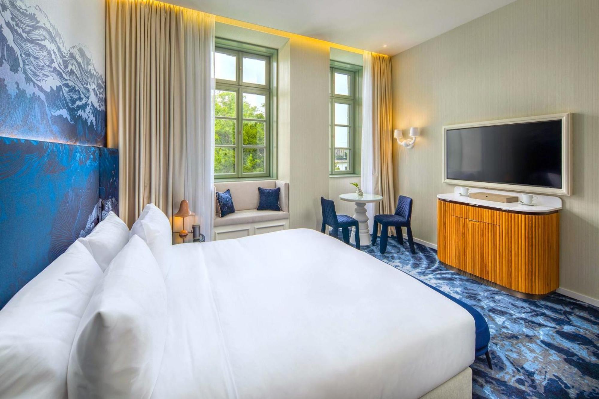 Habitación Premium con cama extragrande y vistas a la ciudad