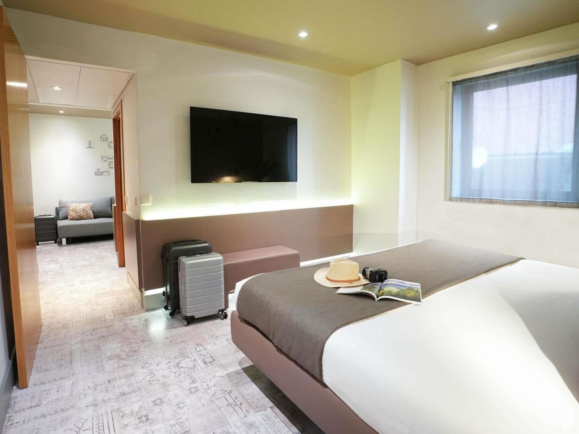 Family Suite King Bed Sofa Bed