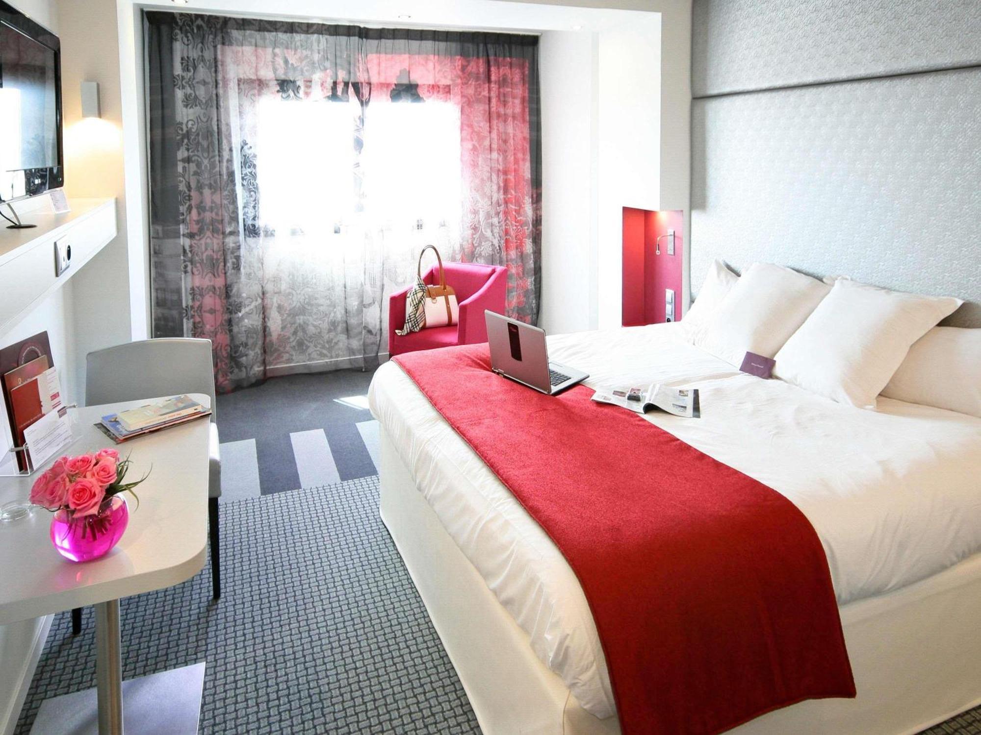 Privilege Double Room Eiffel Tower or Sacré-Coeur View