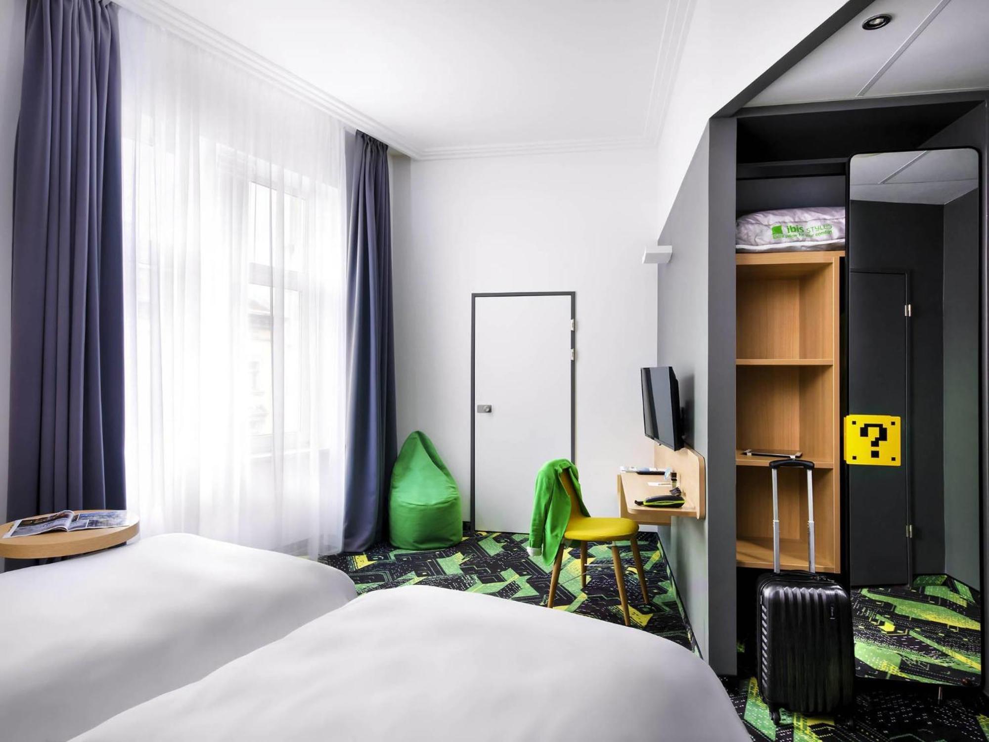 Habitación de diseño con 2 camas individuales