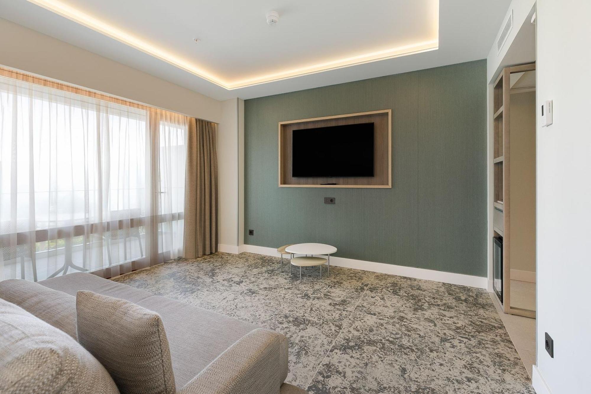 Sol Suite Lateral Sea View