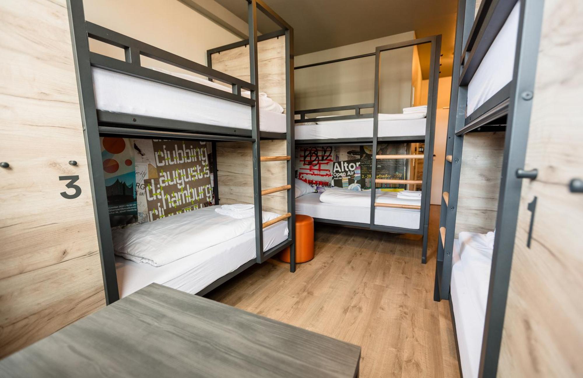 Bed 6-Bed Dormitory Room