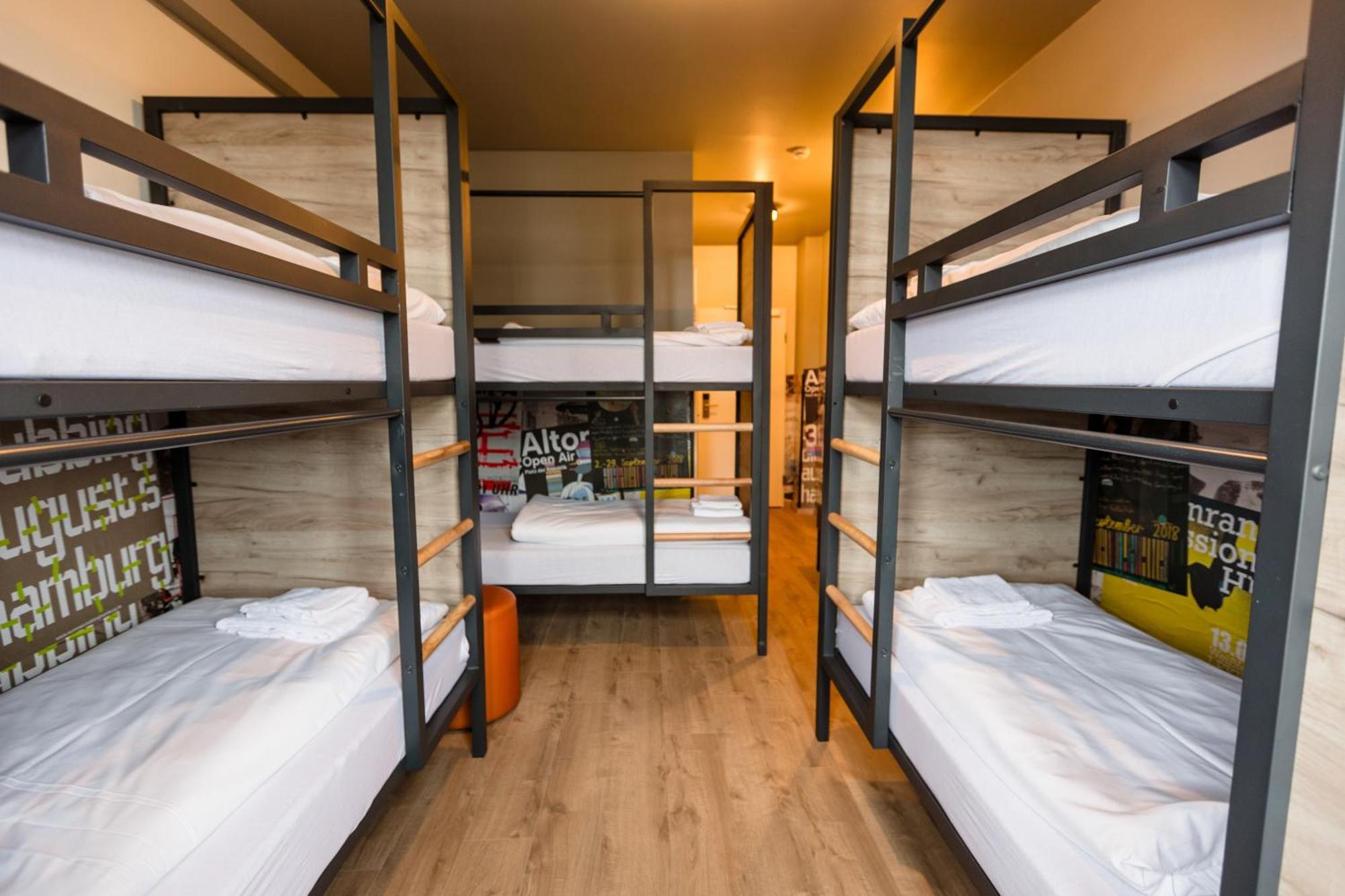 Bed 6-Bed Dormitory Room