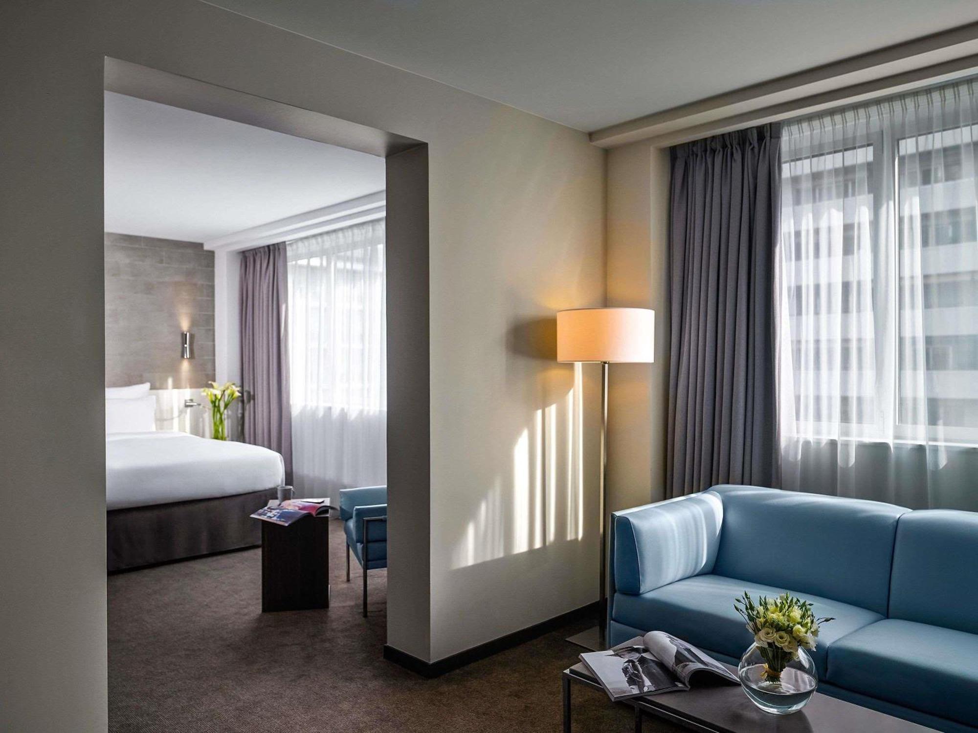 Junior King Suite Sofa Bed Eiffel Tower View