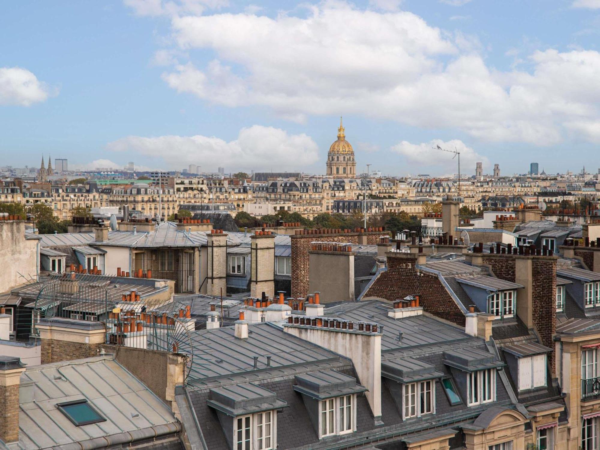 PENTHOUSE EIFFEL One King Bed View Top floor
