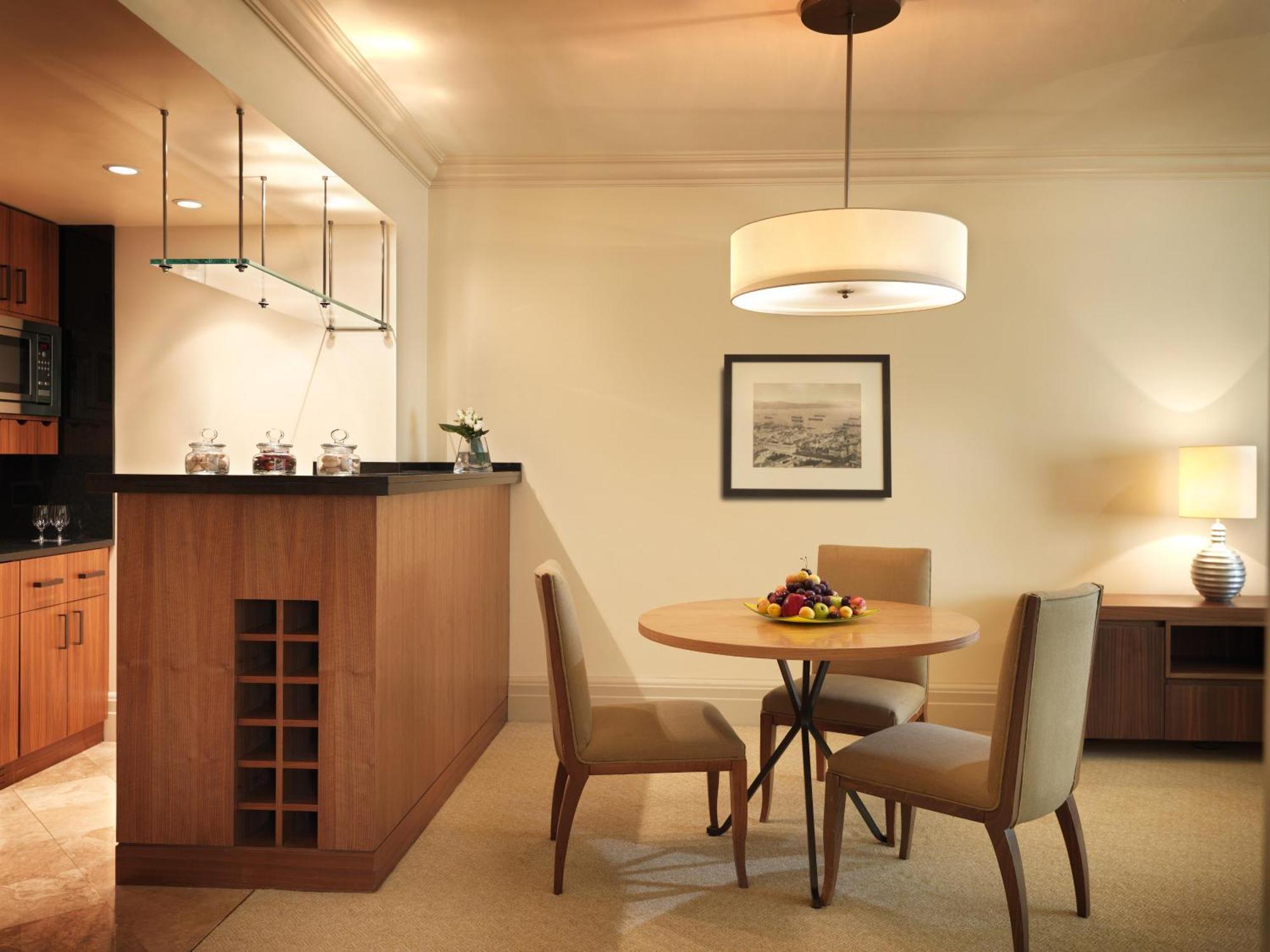 Grand King Suite with Bosphorus View - Lounge Access