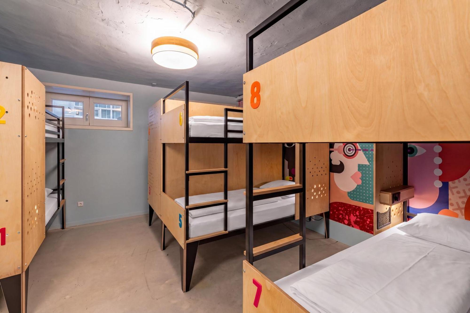 Habitación con baño privado y ducha (8 personas)