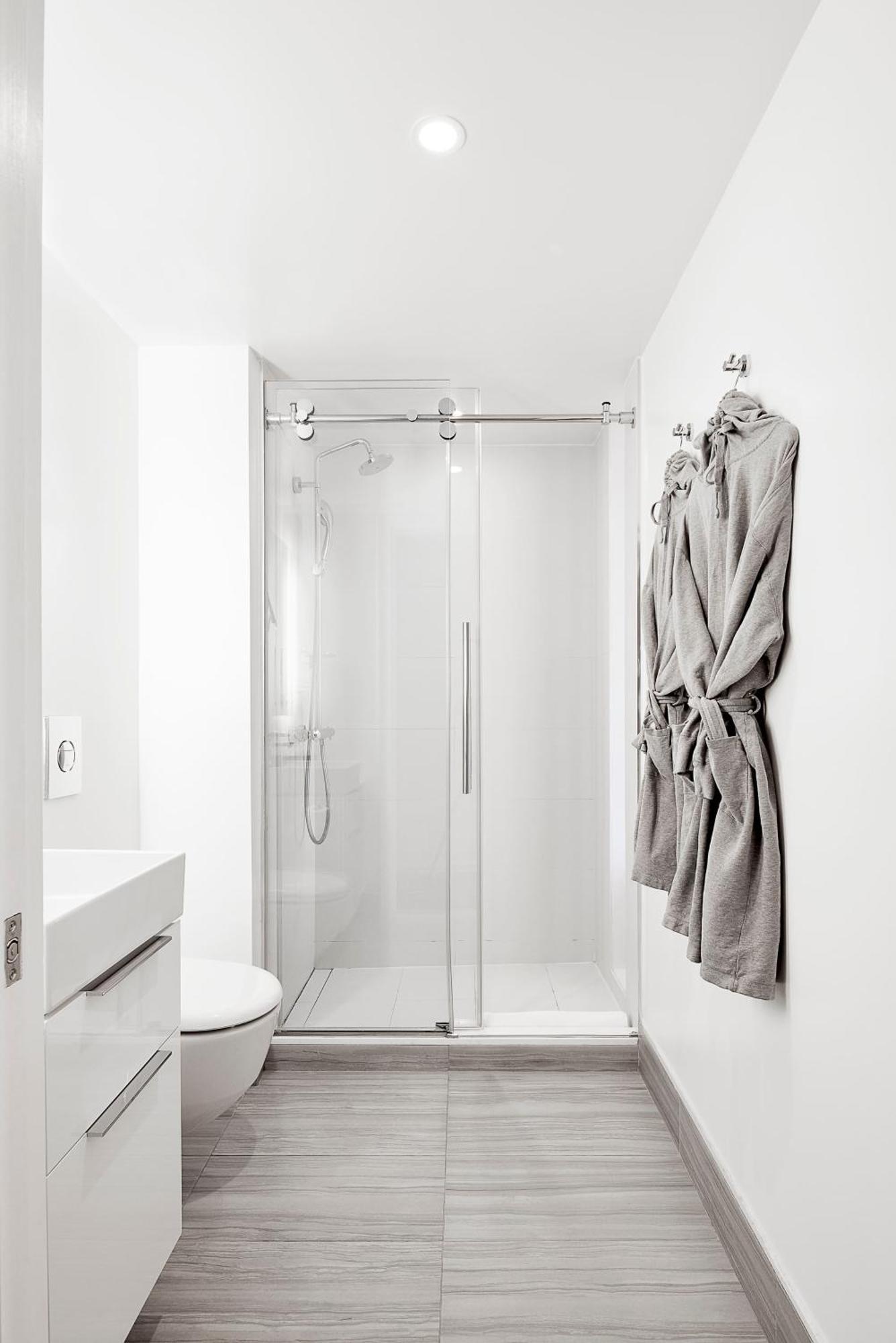 Camera Innside con letto queen-size e vista città
