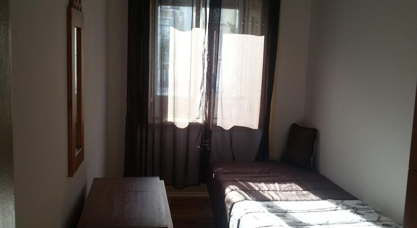 Single Room,184965318:JPEG