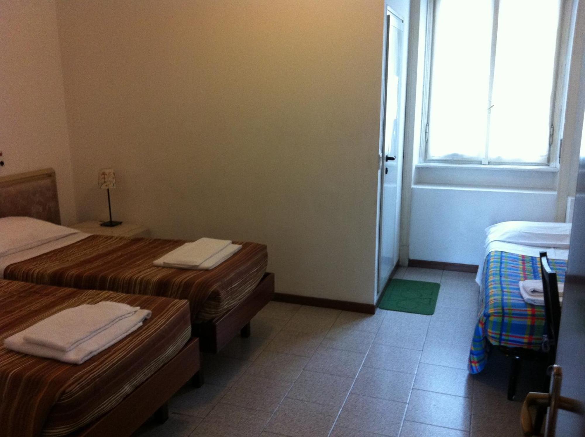Triple Room,161646867:JPEG