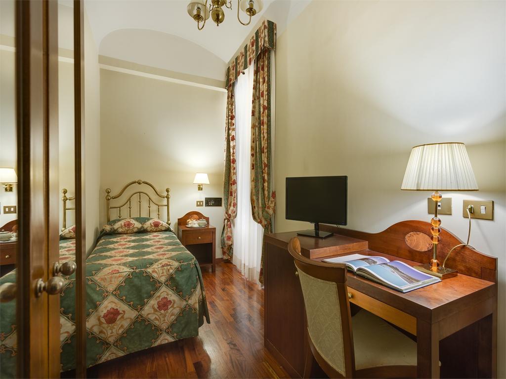 Small Single Room,1295669908:JPEG