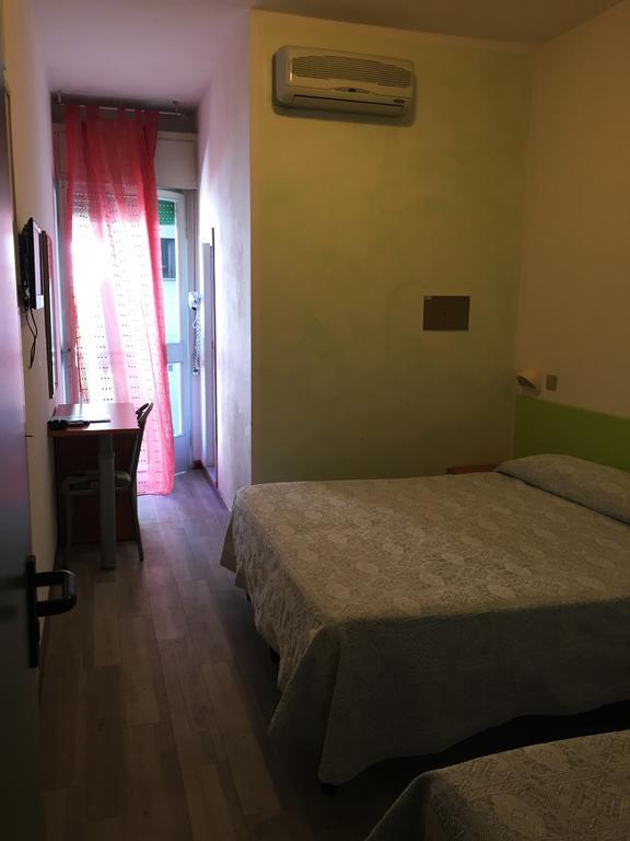 Standard Quadruple Room,195379567:JPEG