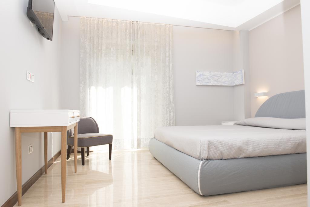 Luxury Triple Room,158063727:JPEG