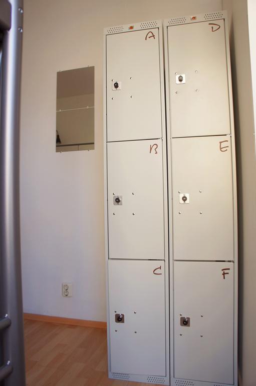 Posto Letto in Dormitorio Misto con 6 Letti