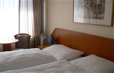 Single Room,44782381:JPEG