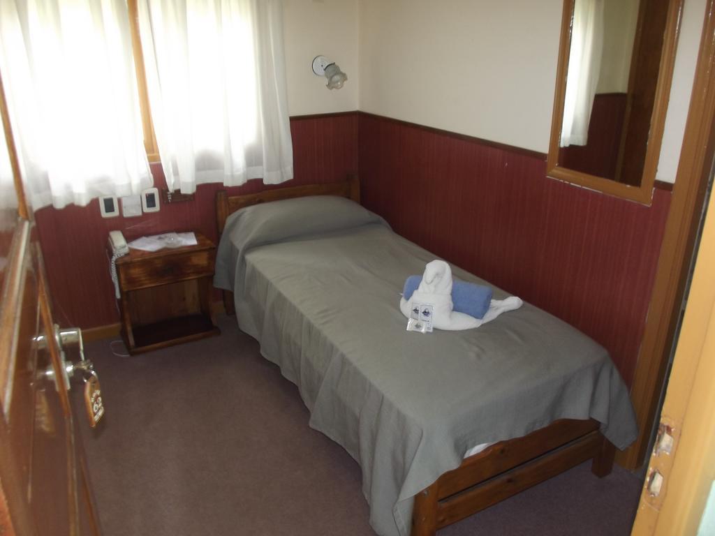 Single Room,749554667:JPEG