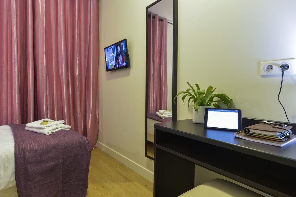 Single Room,207491917:JPEG