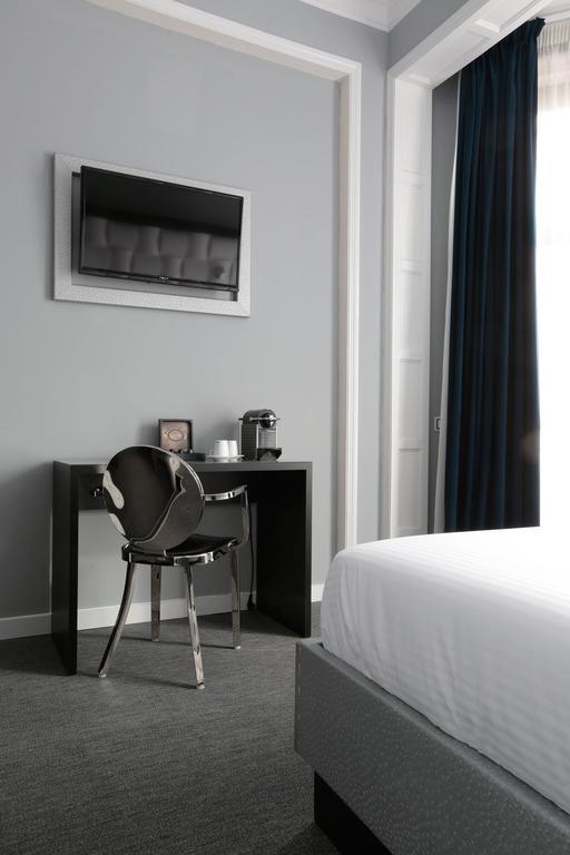 Suite,211467080:JPEG