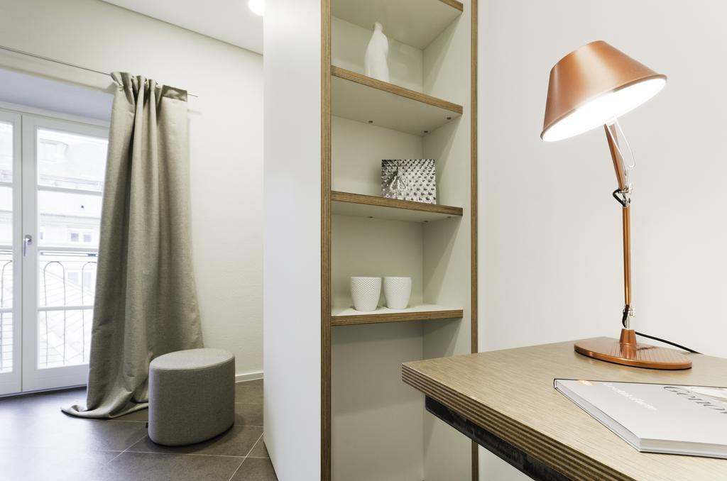 Deluxe Double Room Shower