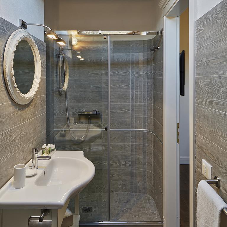 Junior Suite,215394581:JPEG