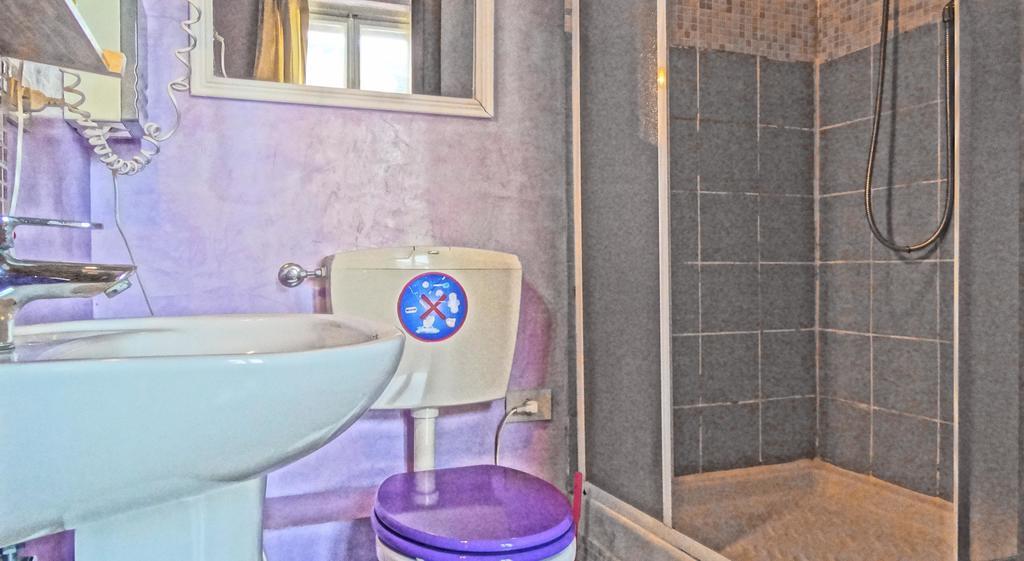 Double Room,215479769:JPEG