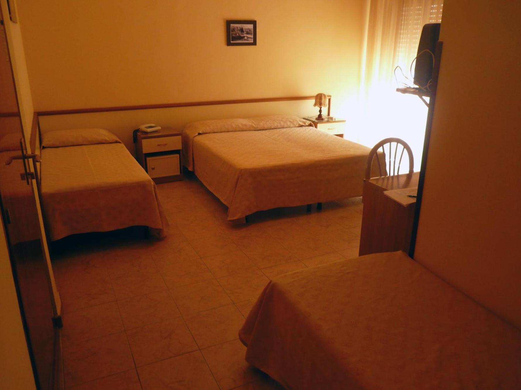 Quadruple Room,706179124:JPEG
