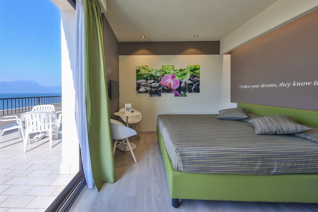 Superior Double or Twin Room Balcony Lake View,697853814:JPEG