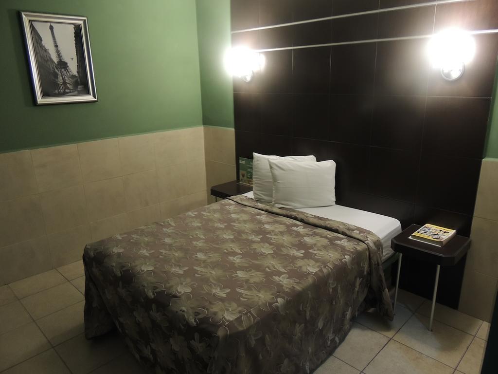 Deluxe Double Room,711835384:JPEG