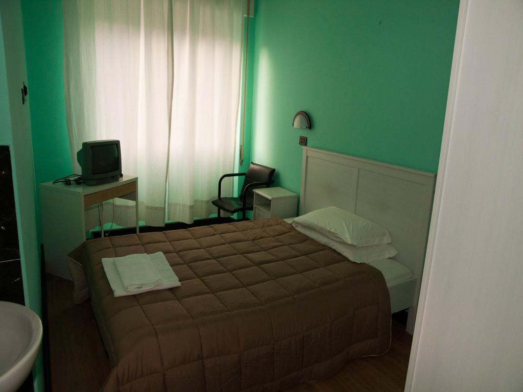 Economy Double Room Private External Bathroom,220619804:JPEG