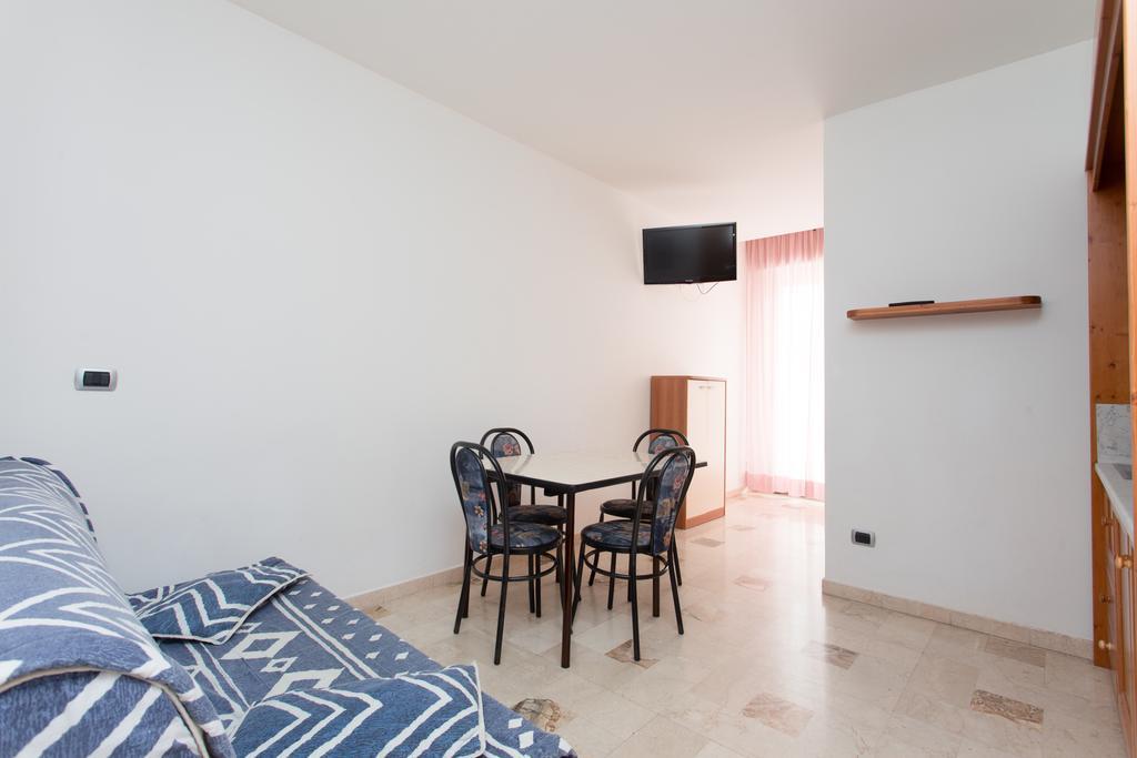 One-Bedroom Apartment Balcony,221302430:JPEG
