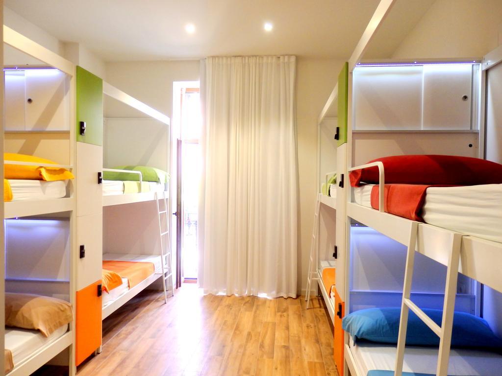 Bed 8-Bed Dormitory Room,1588556853:JPEG