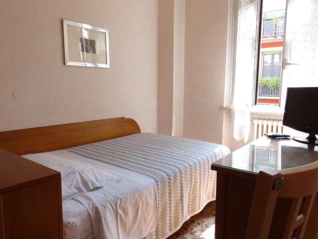 Large Single Room,223992164:JPEG