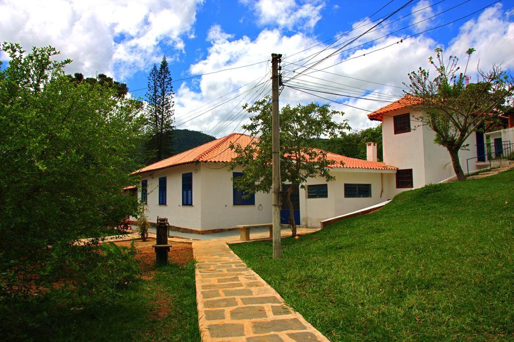 Three-Bedroom House,352544209:JPEG