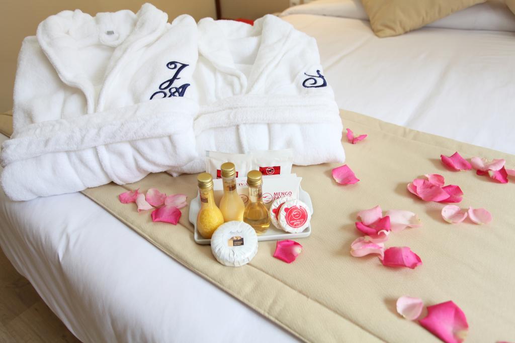 Double Suite Bathtub,379224664:JPEG