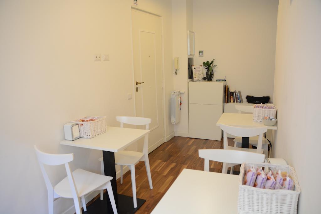 Basic Triple Room,701424259:JPEG
