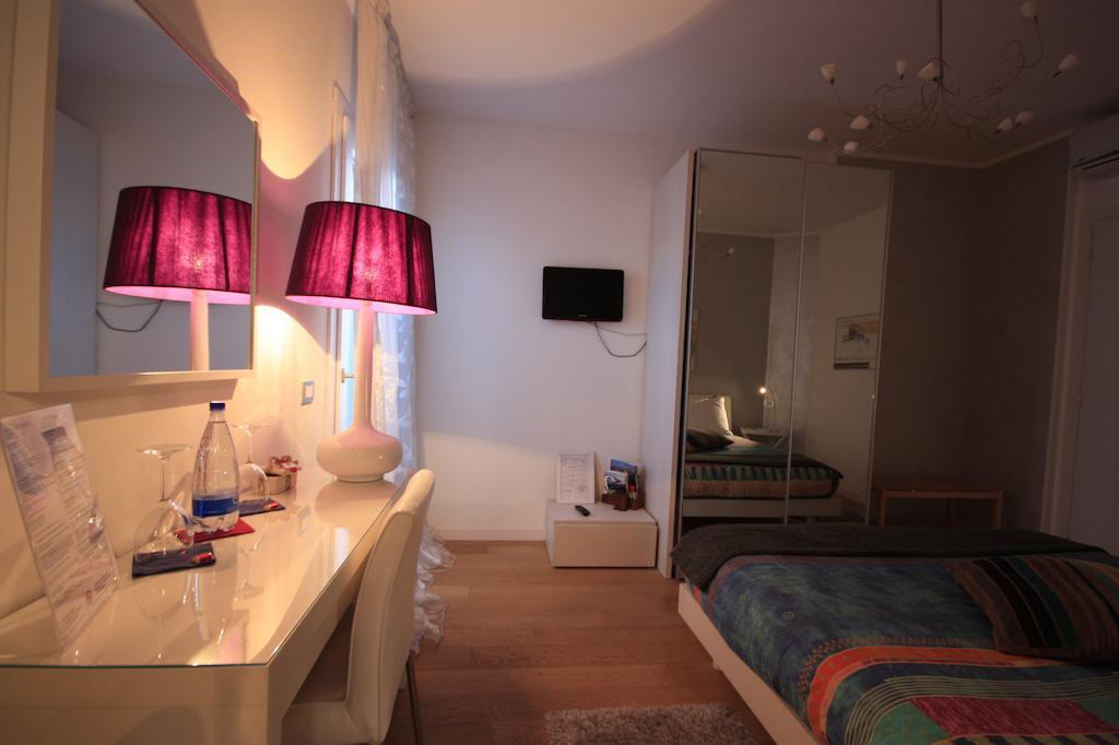 Double Room,233401033:JPEG