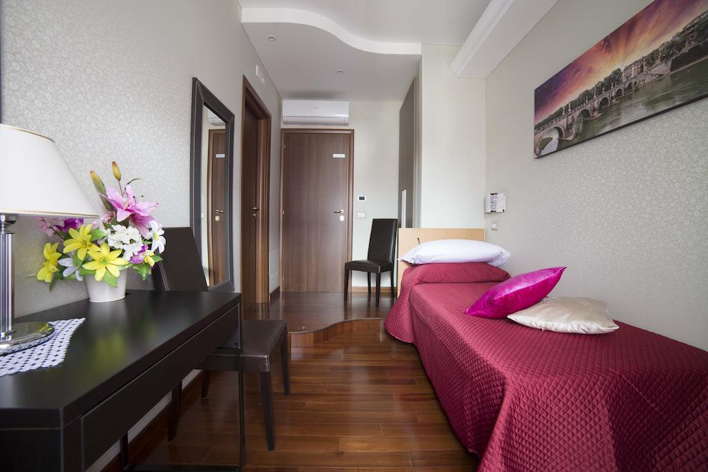 Single Room Balcony
