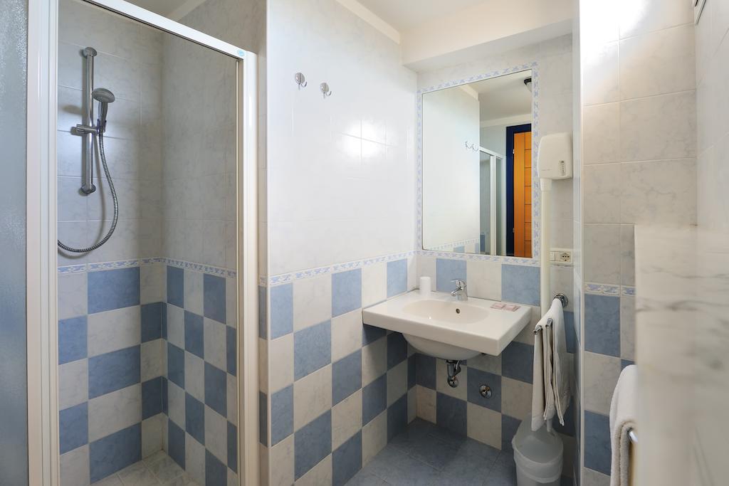 Triple Room Sea View