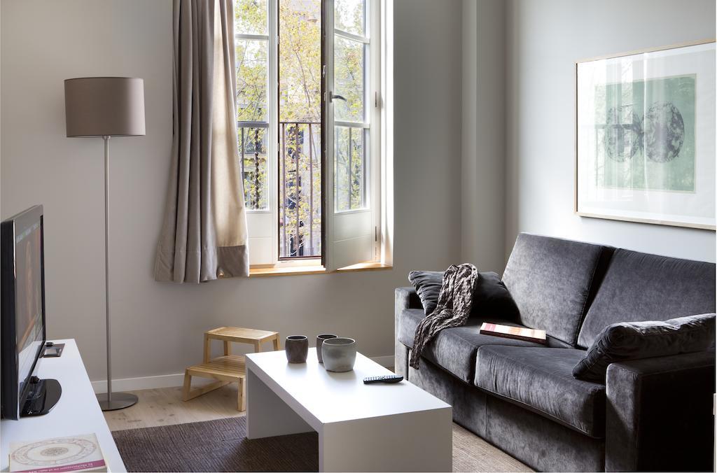 Classic Suite views to La Rambla,917804065:JPEG