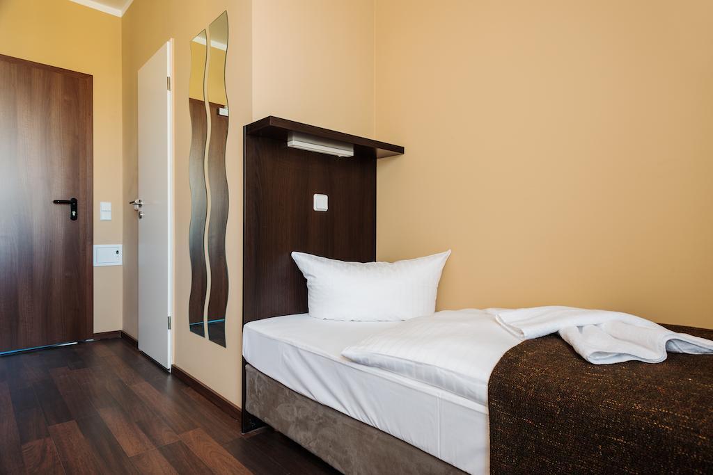 Standard Single Room,235629661:JPEG