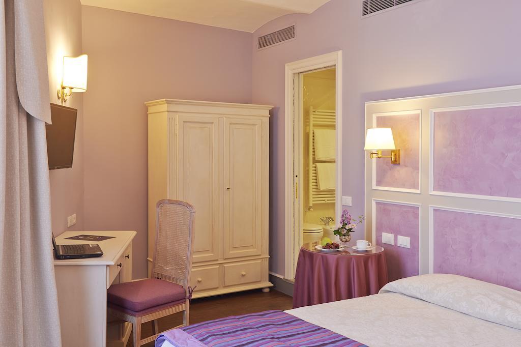 Double Room,673209102:JPEG