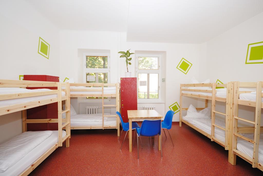 Single Bed 6-Bed Dormitory Room,240342565:JPEG