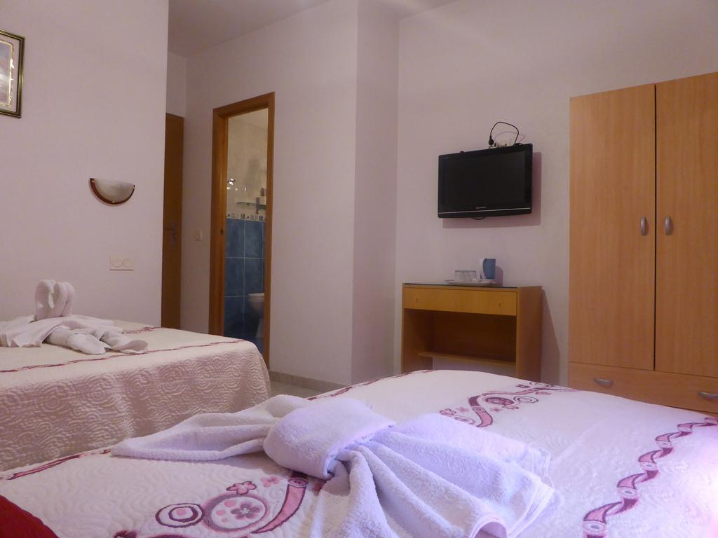 Triple Room,240832949:JPEG