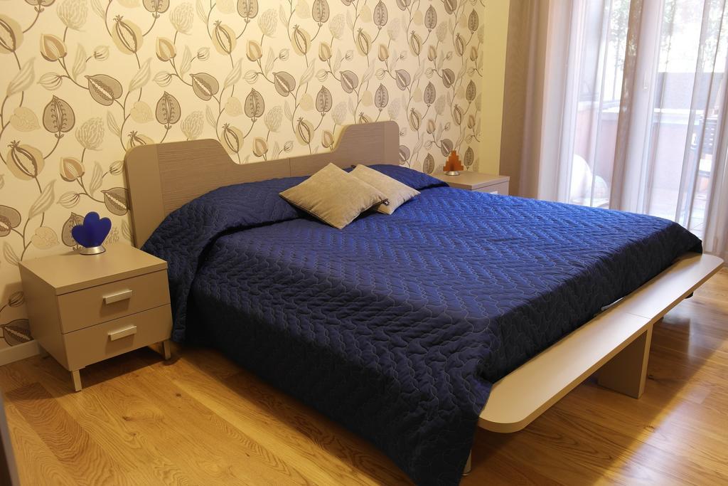 Double or Twin Room Extra Sofa Bed Private External Bathroom,248812649:JPEG