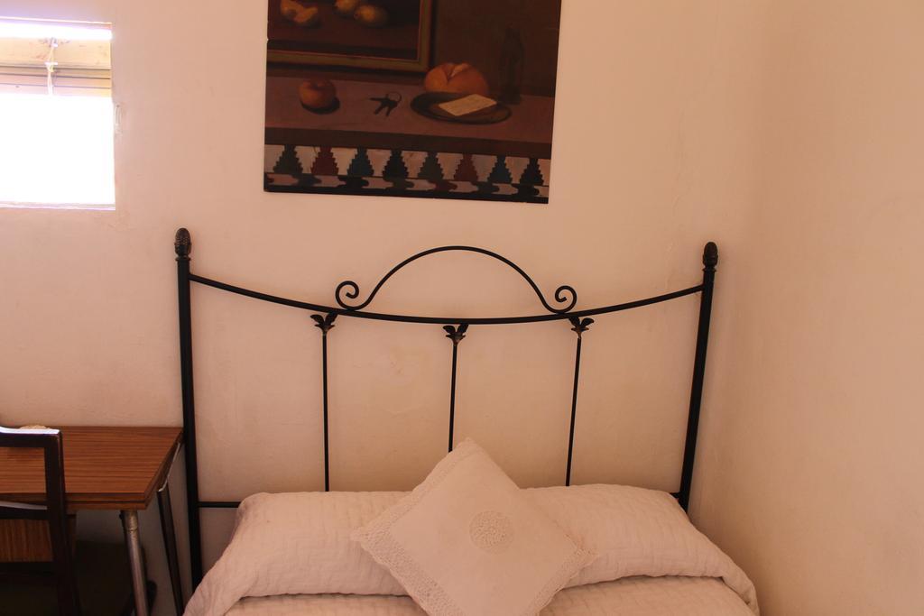Single Room,249750709:JPEG