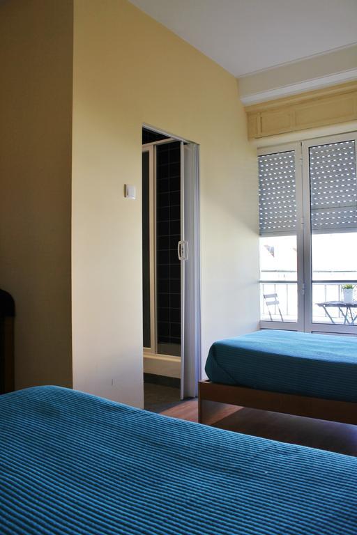 Single Room,250365677:JPEG